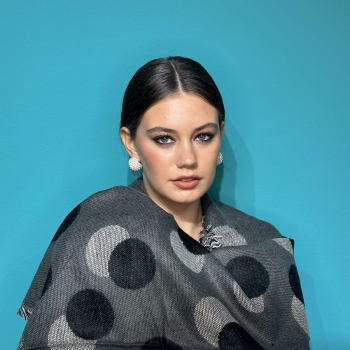 Φουλάρι:FLR139