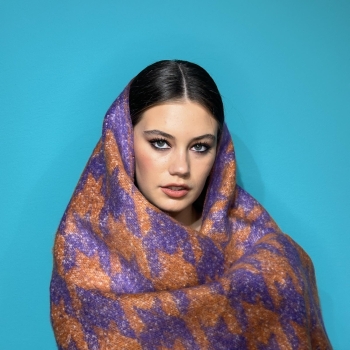 Φουλάρι:FLR143